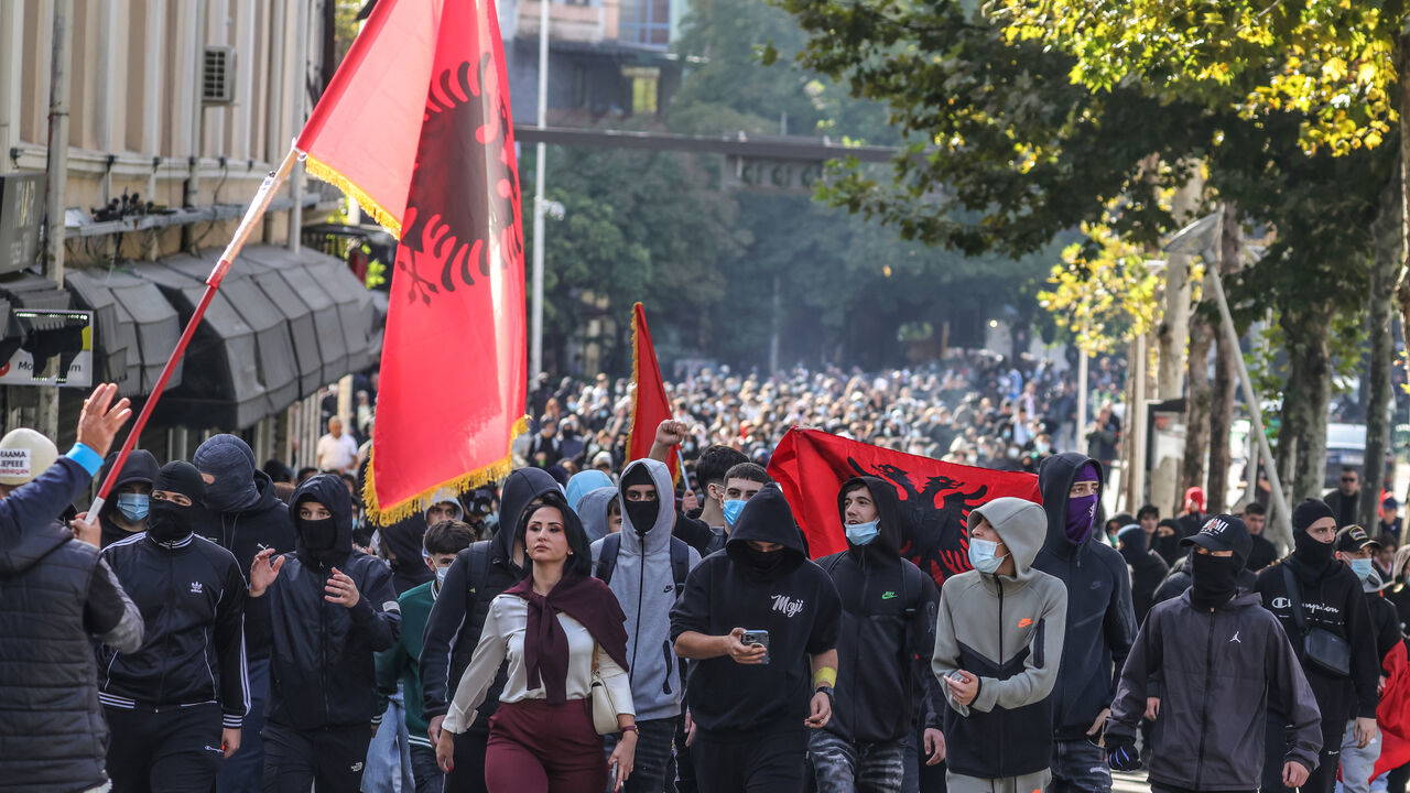Arnavutluk'ta Hükümet Karşıtı Protestolar Yedinci Gününde: Polis ve Göstericiler Çatıştı