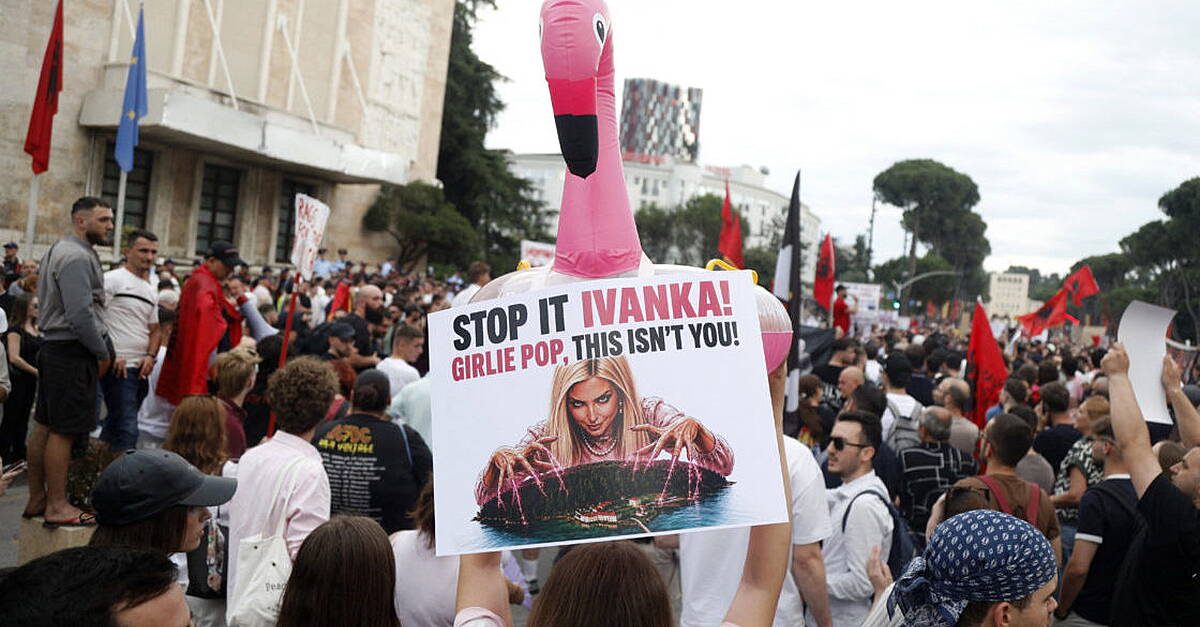 Arnavutluk'ta Trump'ın damadının tatil köyü protestoları büyüyor