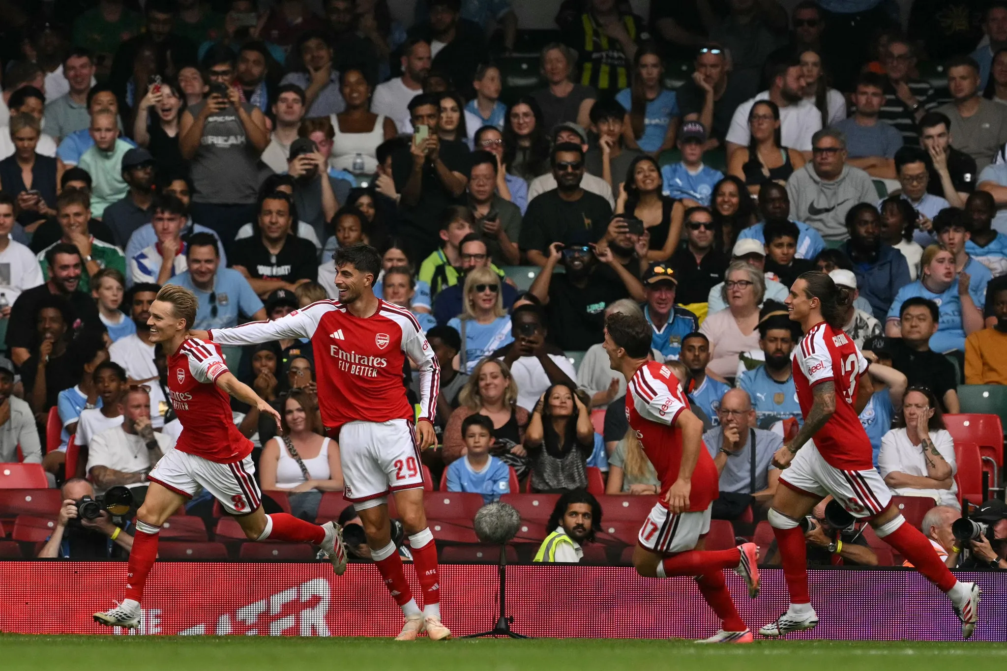 Community Shield'de Arsenal Fırtınası: Yeni Sezona Kupa ile Başlangıç