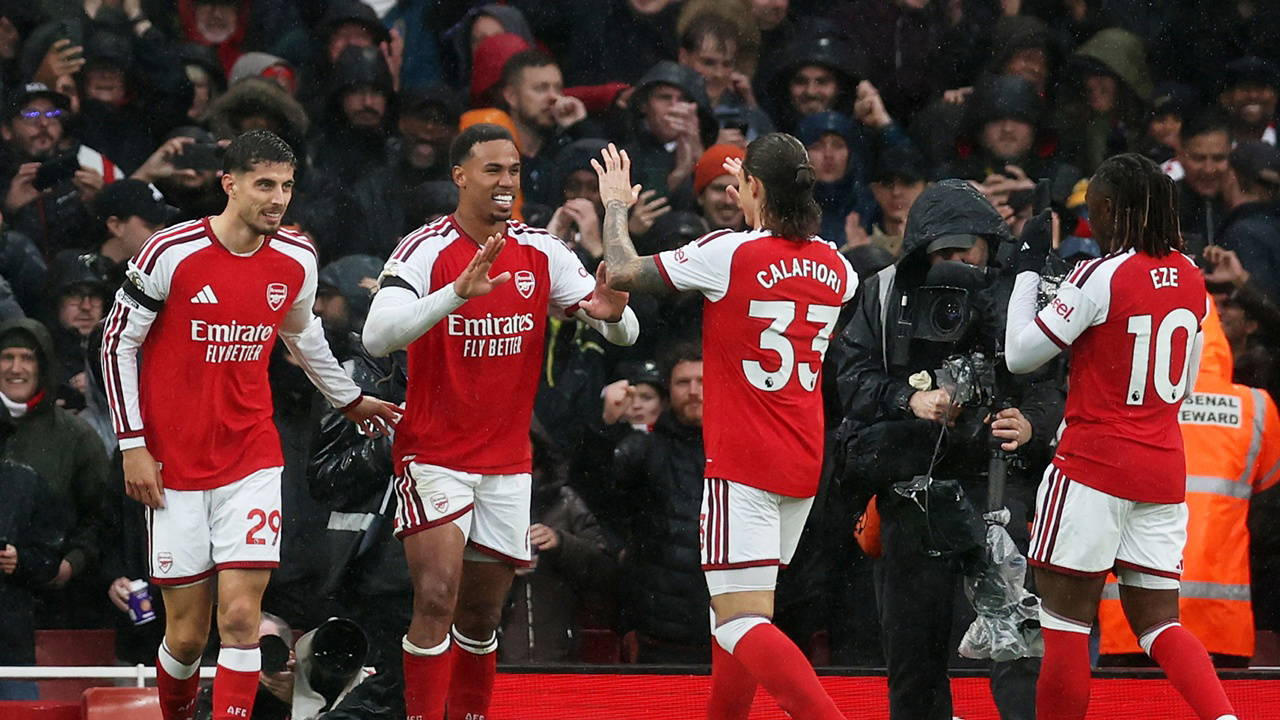 Arsenal, Everton'ı Stoperleriyle Geçti: 2-0