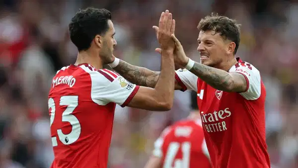 Arsenal Londra Derbisinde Chelsea'yi 2-1 Yendi: Ligde Üçte Üç