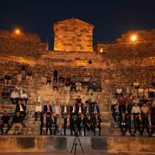 Asırlık Tiyatroda Meclis: Tlos Antik Kenti'nde Gece Müzeciliği Dönemi