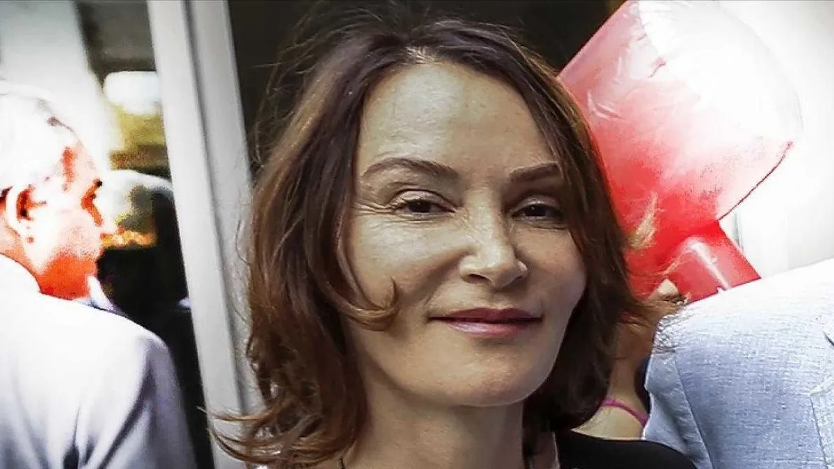 Aslı Baykal'dan cenaze töreni sonrası Kılıçdaroğlu ve Özel'e gönderme: En önde yer alanlar