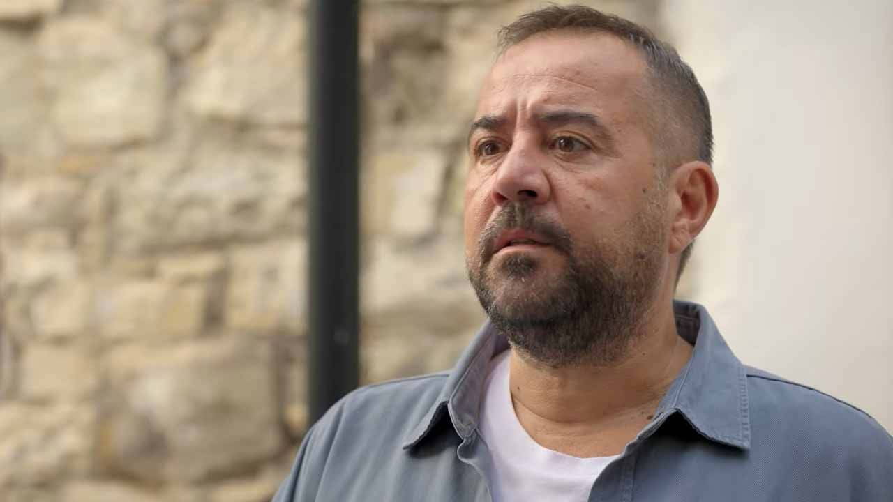 Ata Demirer'den Dolandırıcılık Uyarısı