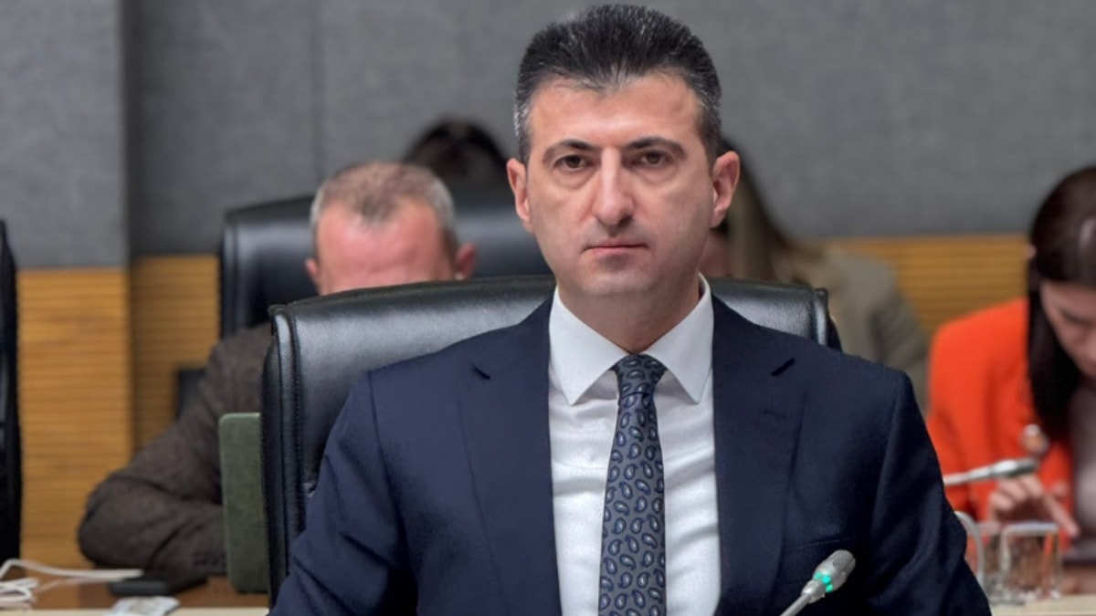 Atatürk ile Erdoğan’ı aynı kefeye koydu: Eski muhalif AKP savunucusu oldu