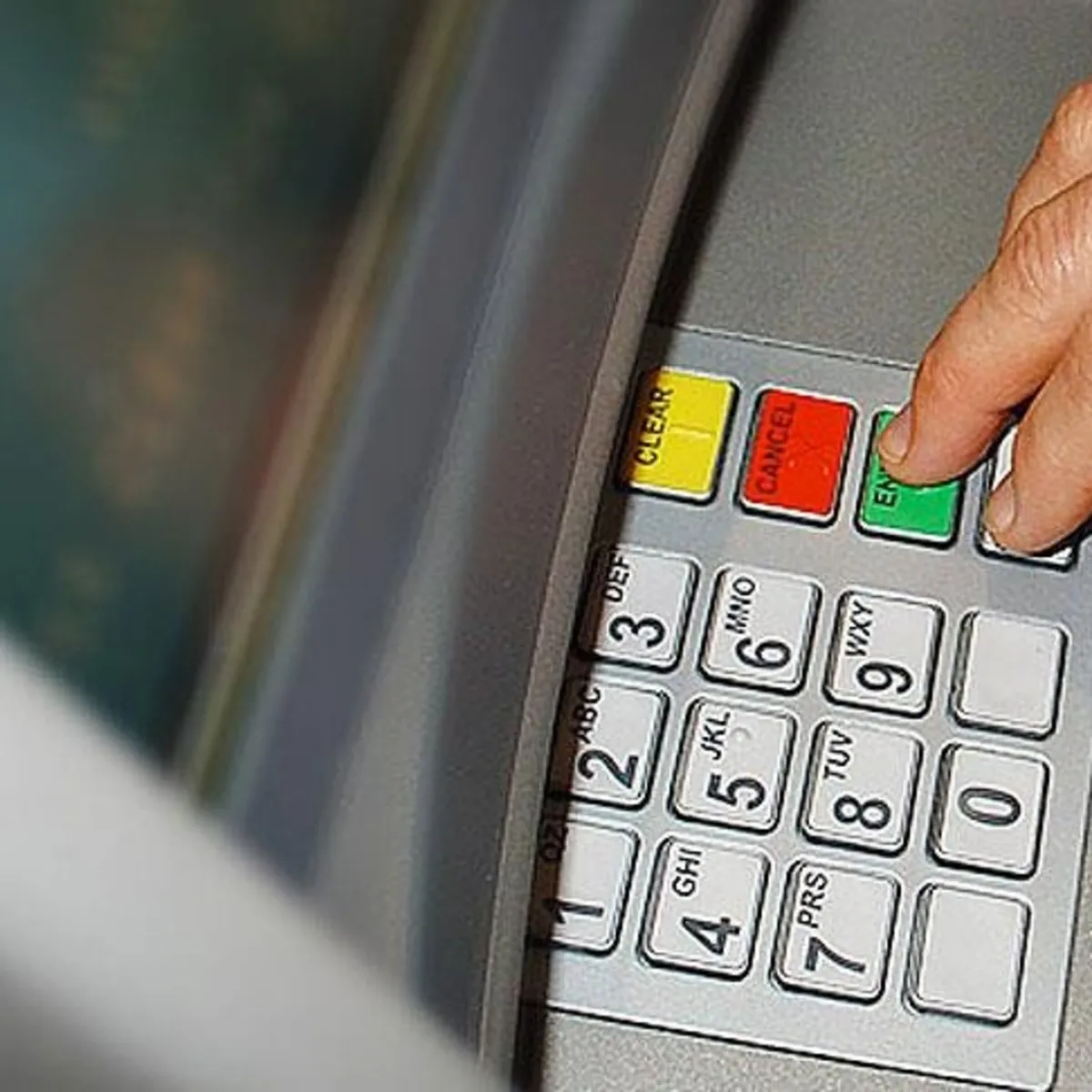 ATM'lere sahte dolar yatıran çeteye operasyon: 9 gözaltı