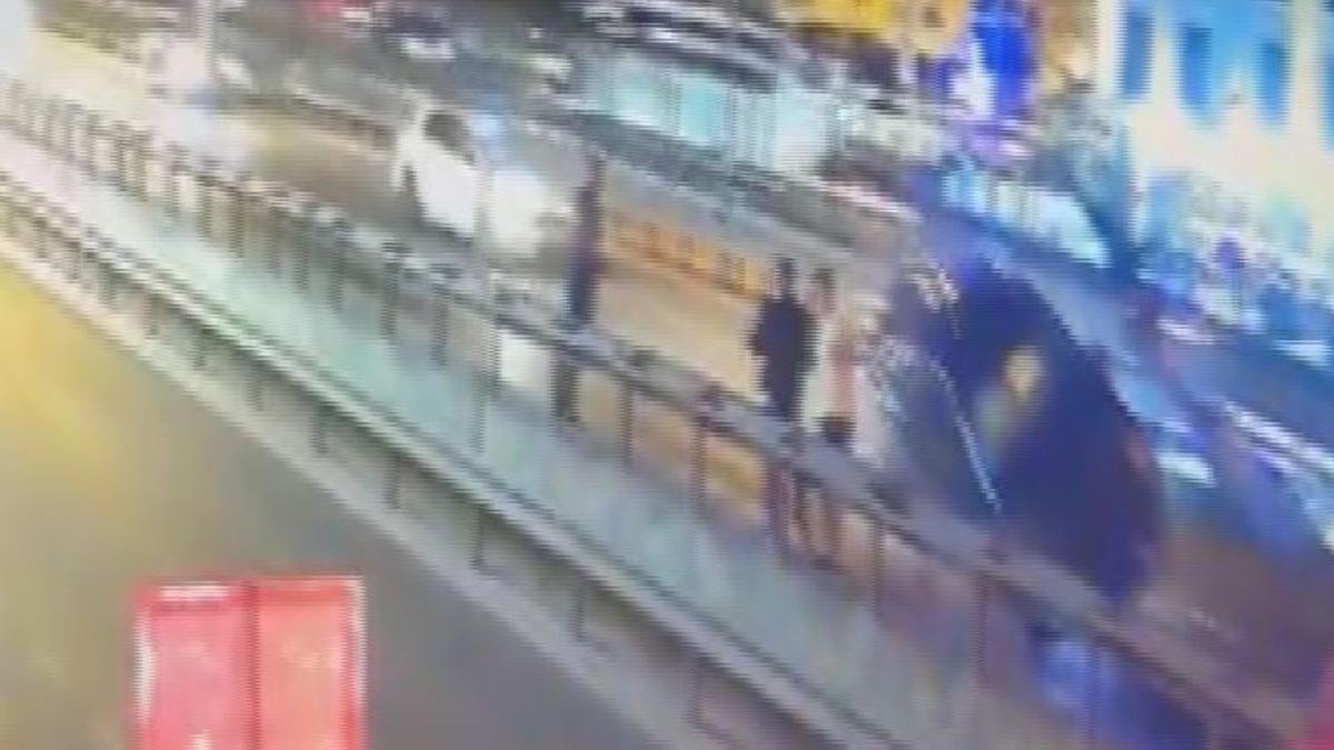 Avcılar'da alkollü sürücü dehşet saçtı: 5 araç birbirine girdi