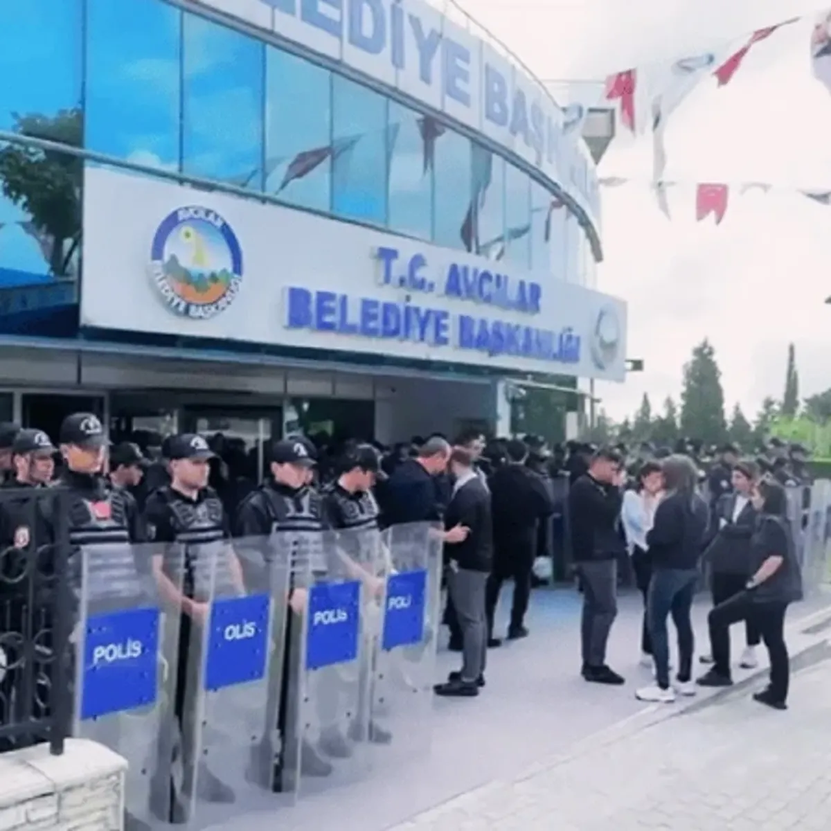 Avcılar Belediyesi'ne Yolsuzluk Operasyonu: 12 Şüpheliye Tutuklama Talebi