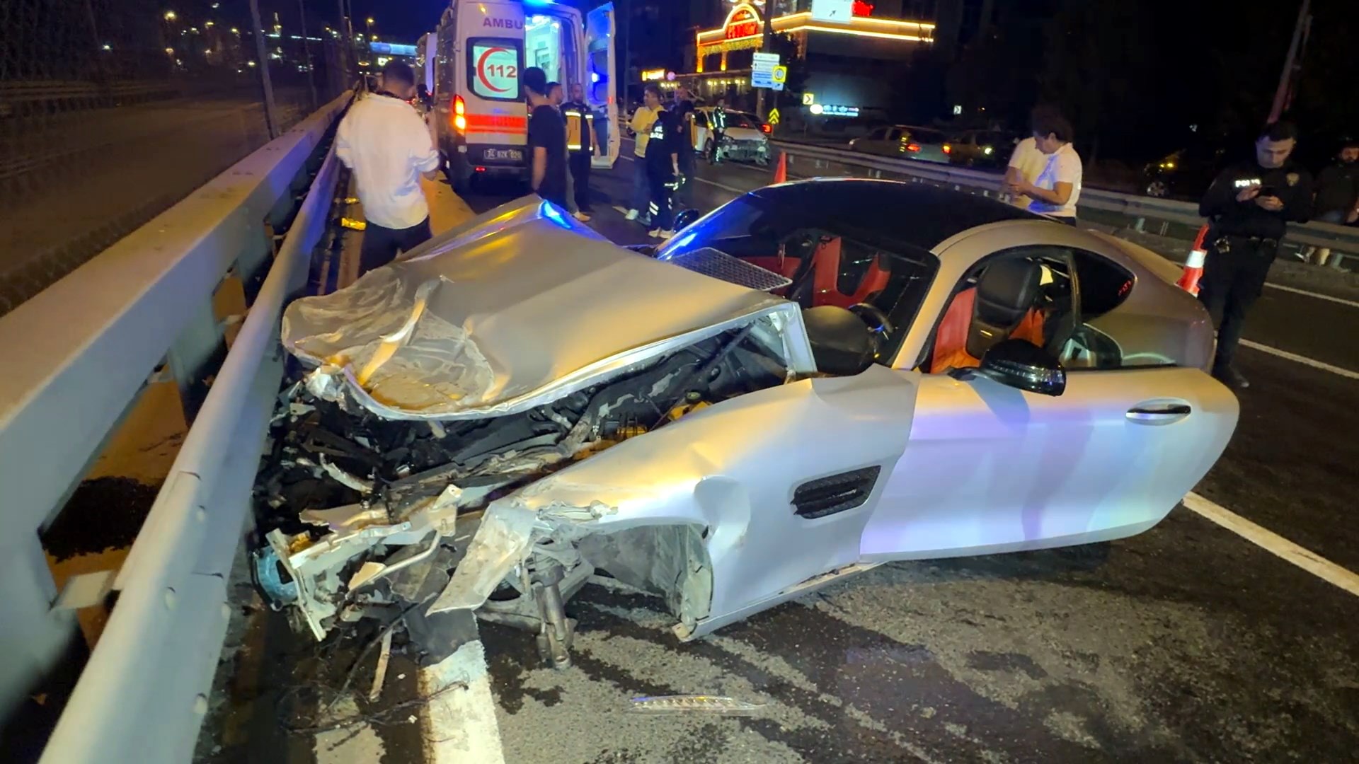 Avcılar'da feci kaza: 2 yaralı