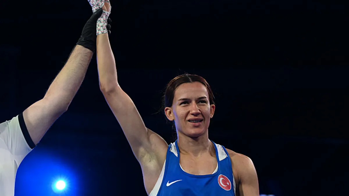 Avrupa Boks Şampiyonu Hatice Akbaş Madalyasına Kavuştu
