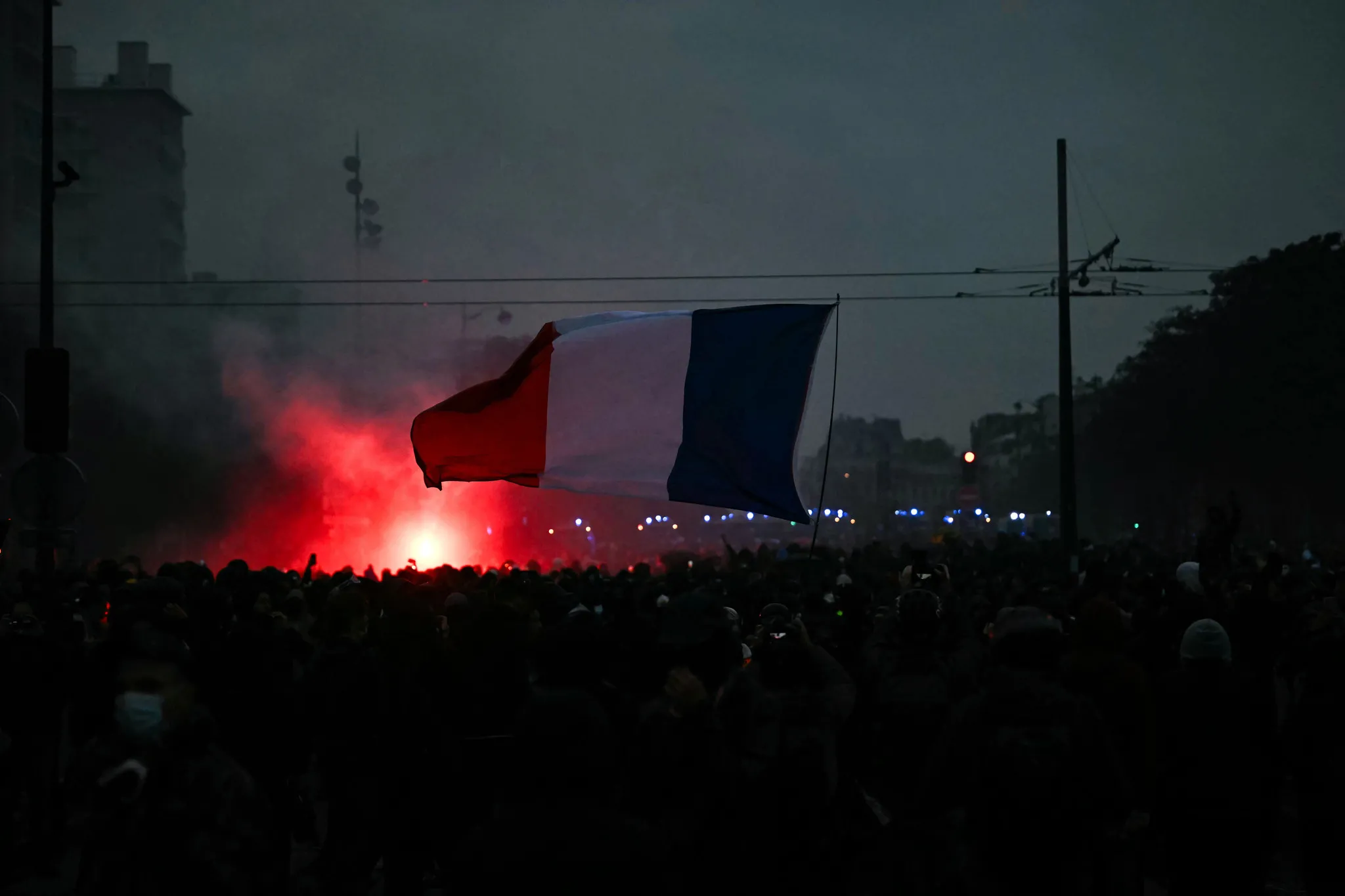 Avrupa'da Protesto Dalgası: Paris'ten Roma'ya Kaos