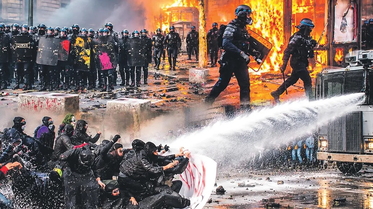 Avrupa'da Protesto Fırtınası Piyasaları Sarstı
