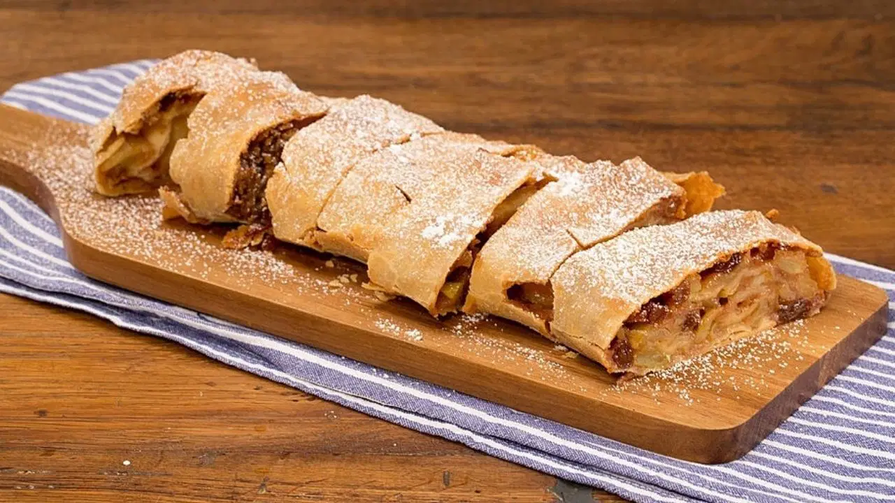 Avusturya Mutfağının Saray Mirası: Apfelstrudel