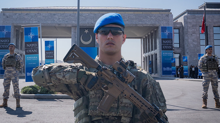 Ay Yıldız Müşterek Karargahı ilk kez NATO savunma bakanlarını ağırladı