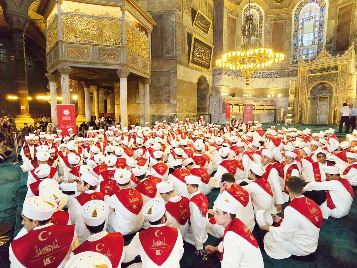 Ayasofya'da 253 hafızla 15 Temmuz şehitleri anıldı
