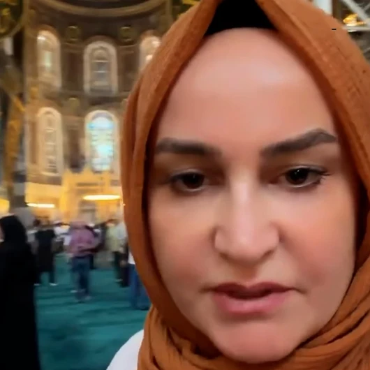 Ayasofya'da Kıyafet Uyarısına Tepki: Ziyaretçi Şaşkın