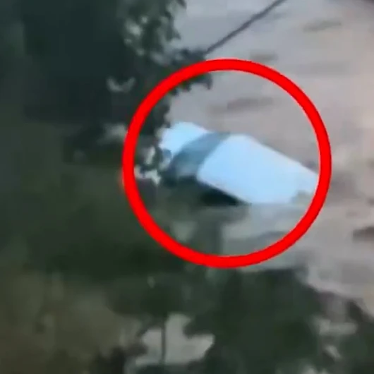 Ayazağa'da sel faciası: Kayıp iki kişi için umutlu bekleyiş sürerken, o anlar kamerada