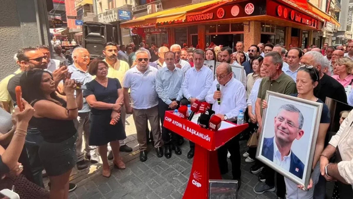 Aydın’da Çerçioğlu pankartıyla toplu istifa