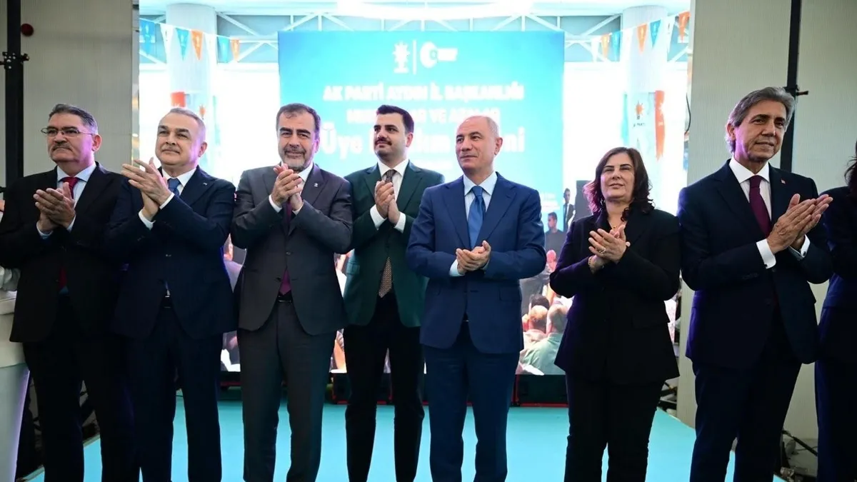 Aydın'da 1010 muhtar ve aza AK Parti'ye katıldı