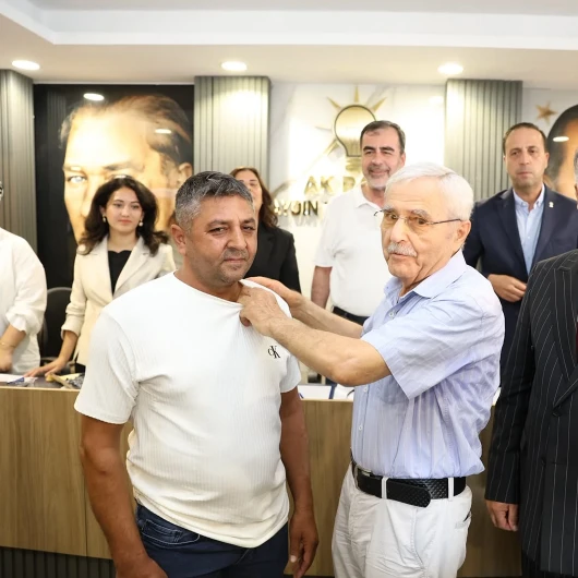 Aydın'da CHP'li Meclis Üyesi AK Parti Saflarına Katıldı