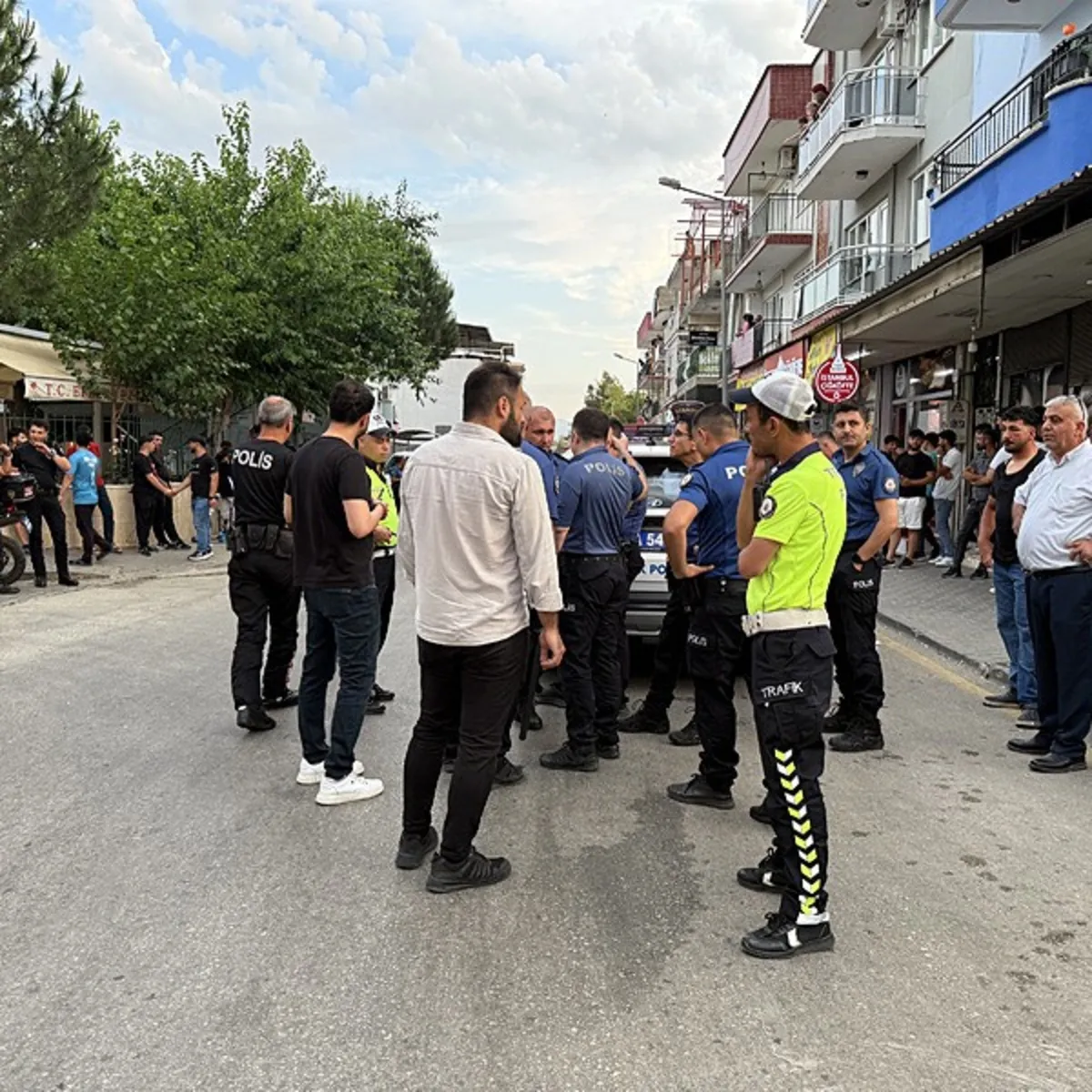 Aydın'da esnaf kavgası: 1 polis 5 yaralı
