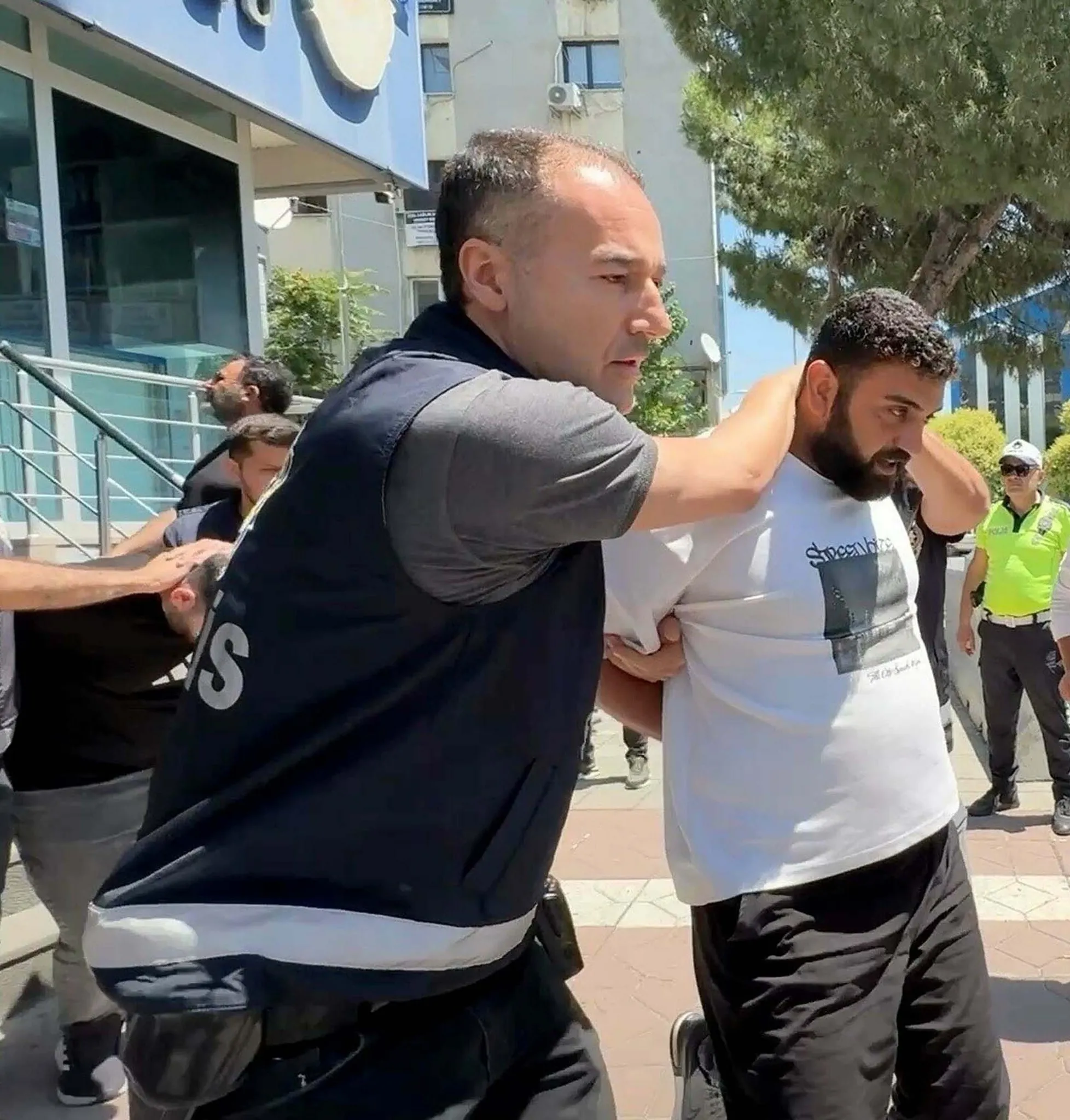 Aydın'da hamile eşini ve arkadaşını öldürüp video çekmişti: Katil yakalandı