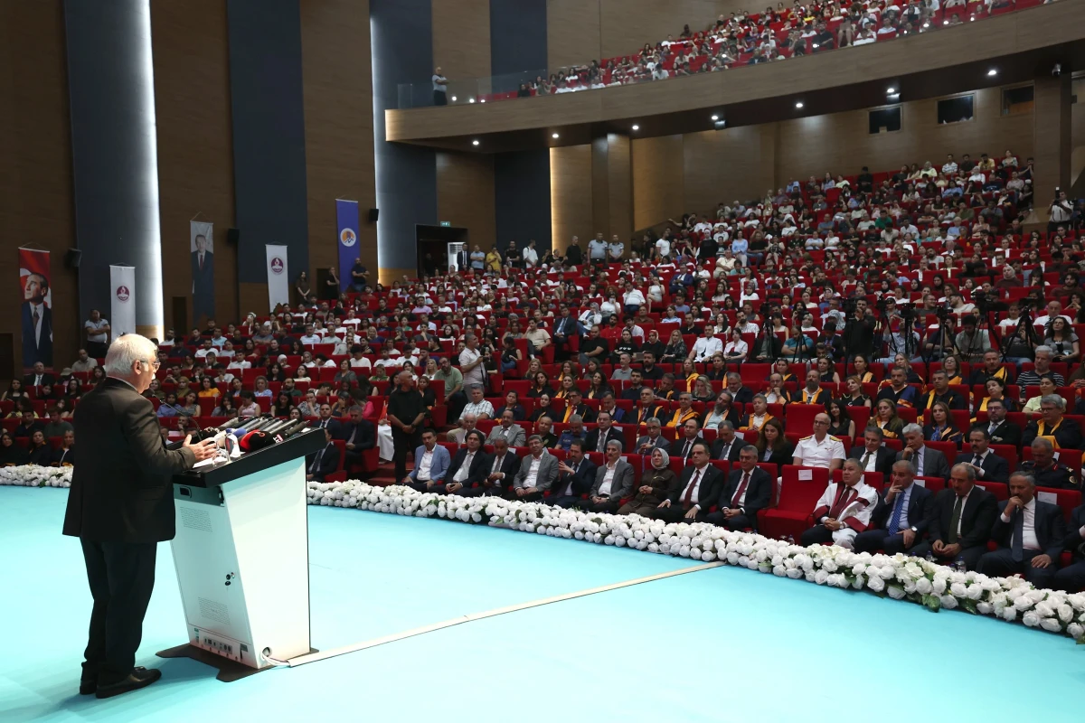 AYM Başkanı Özkaya, Mersin Üniversitesi'nde Öğrencilerle Buluştu