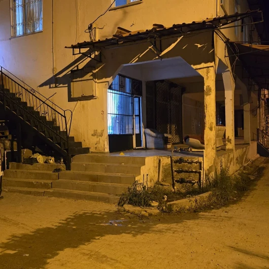 Aynı Evde Kalan İşçiler Arasında Bıçaklı Kavga: 1 Ölü, 1 Yaralı