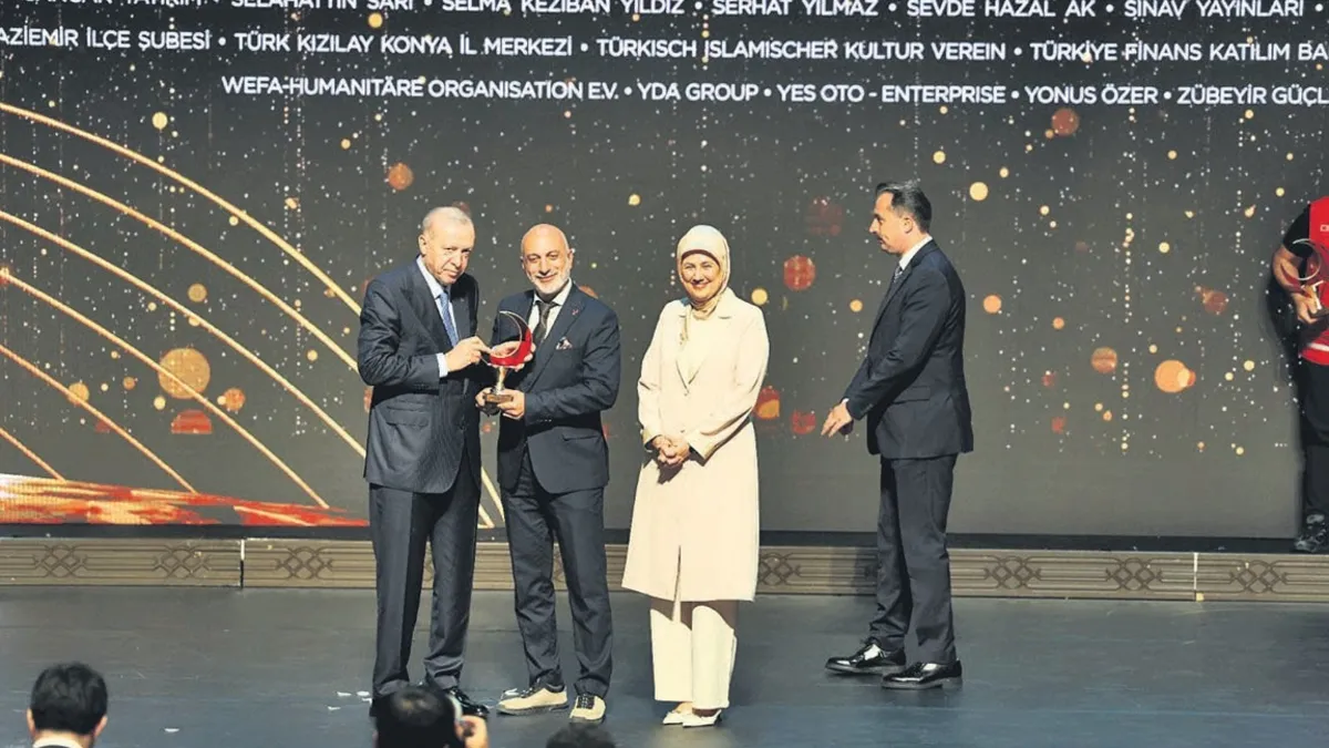 Aynı hastaya 3 kez kök hücre bağışlayan Zübeyir Güçlü'ye Erdoğan'dan ödül