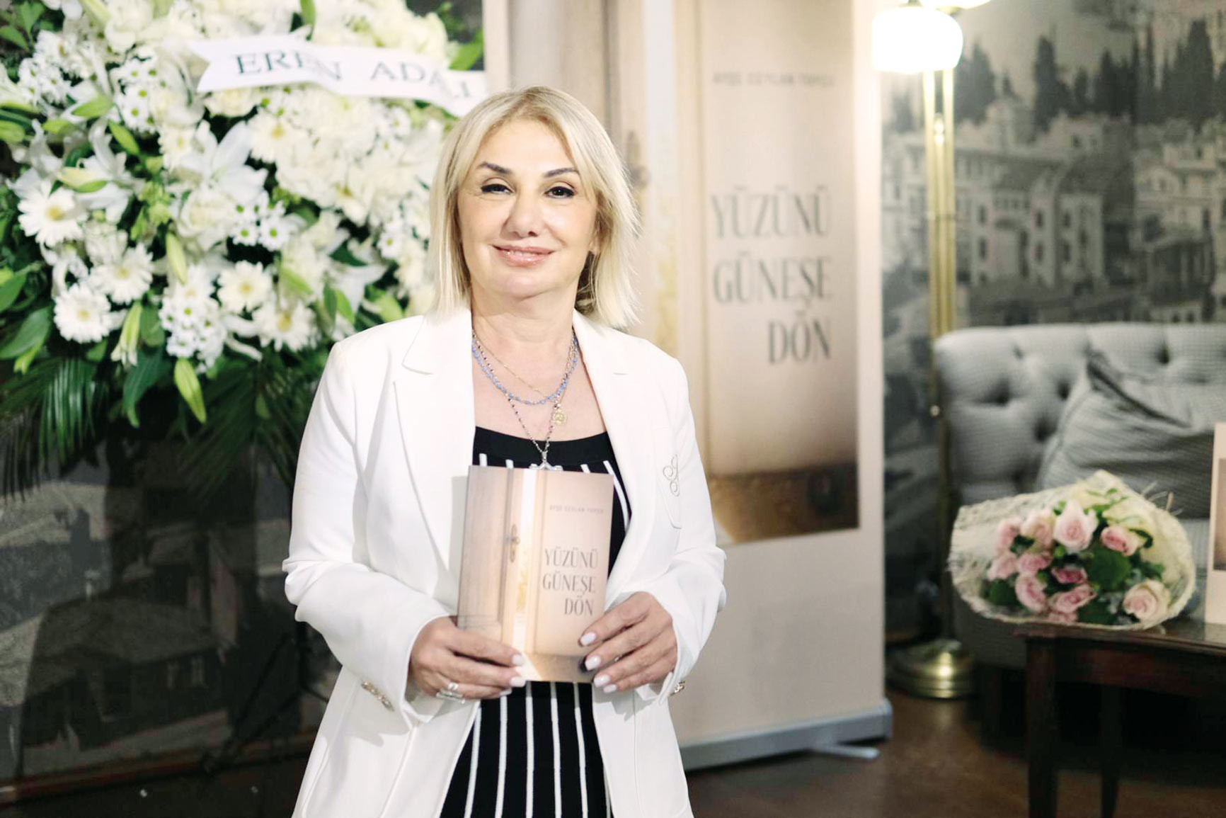 Ayşe Ceylan Topçu'nun 'Yüzünü Güneşe Dön' Kitabı Raflarda