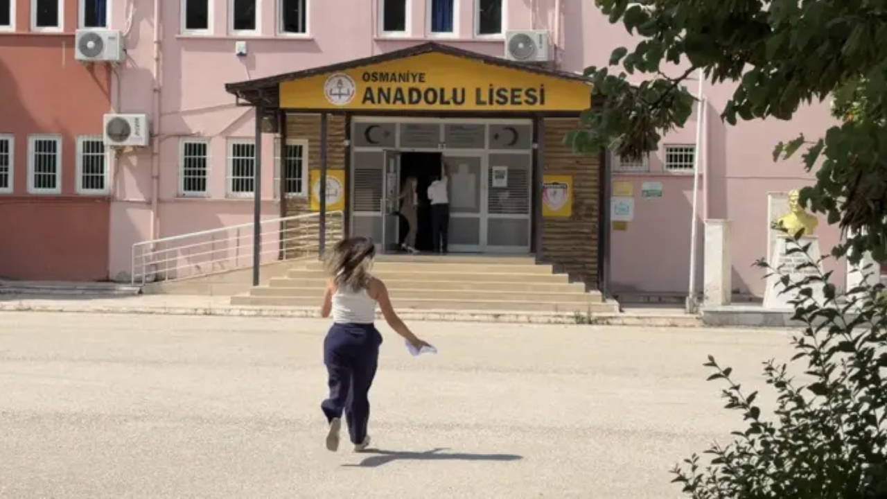 AYT'ye geç kalan Rümeysa İşçi: Bir yıllık emeğim birkaç saniyeyle çöp oldu