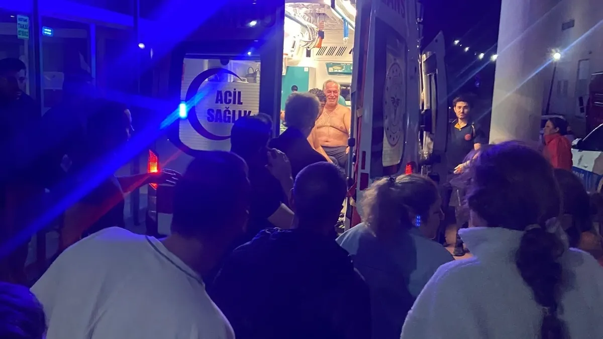 Ayvalık'ta Tekne Faciası: 8 Kurtarıldı, Kayıp Doktor Aranıyor