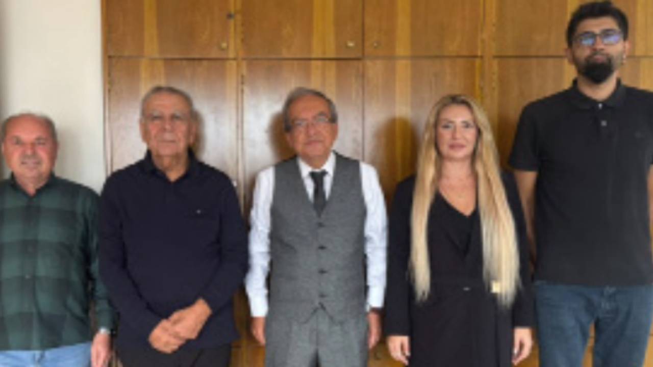 Aziz Kocaoğlu'ndan Cemil Tugay'a Sert Tepki: 'İzmirliler Hizmet İçin Duruşundan Vazgeçmez
