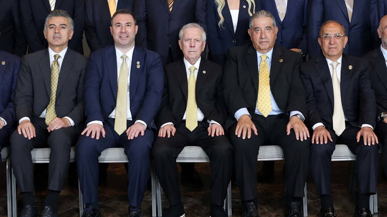 Aziz Yıldırım başkanlığında ilk toplantı: Fenerbahçe'de yeni görev dağılımı belli oldu