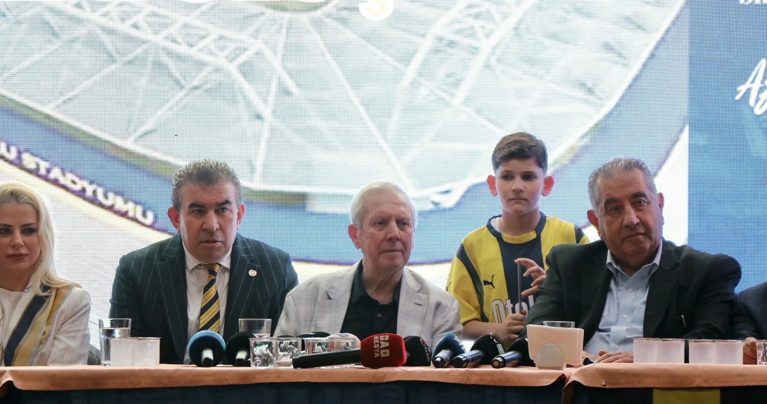Aziz Yıldırım'dan efsane isme yeşil ışık: Memnuniyetle
