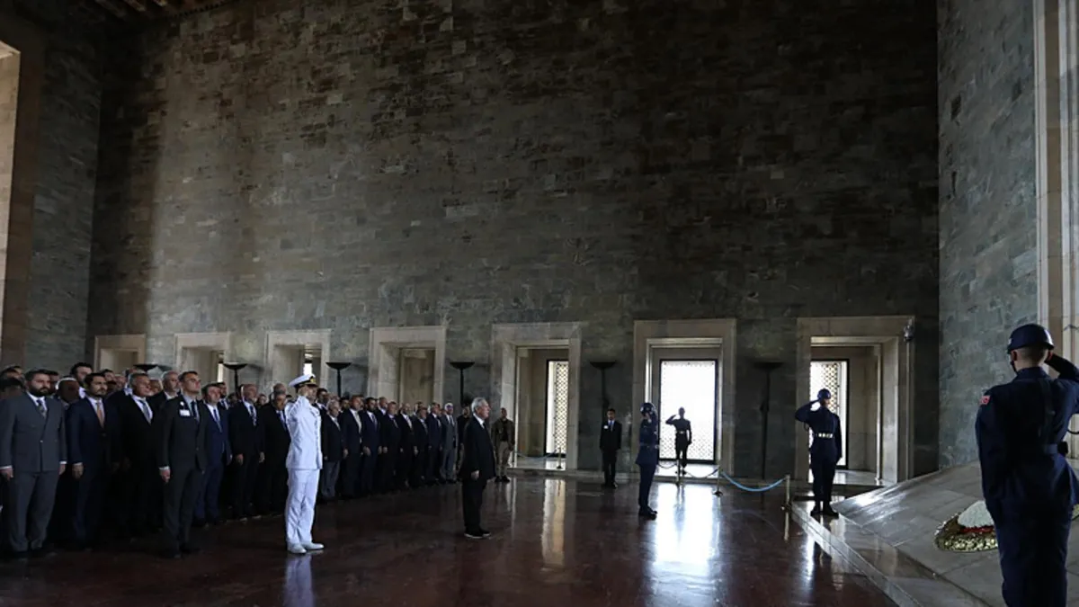 Aziz Yıldırım ve ekibinden Anıtkabir'de anlamlı ziyaret