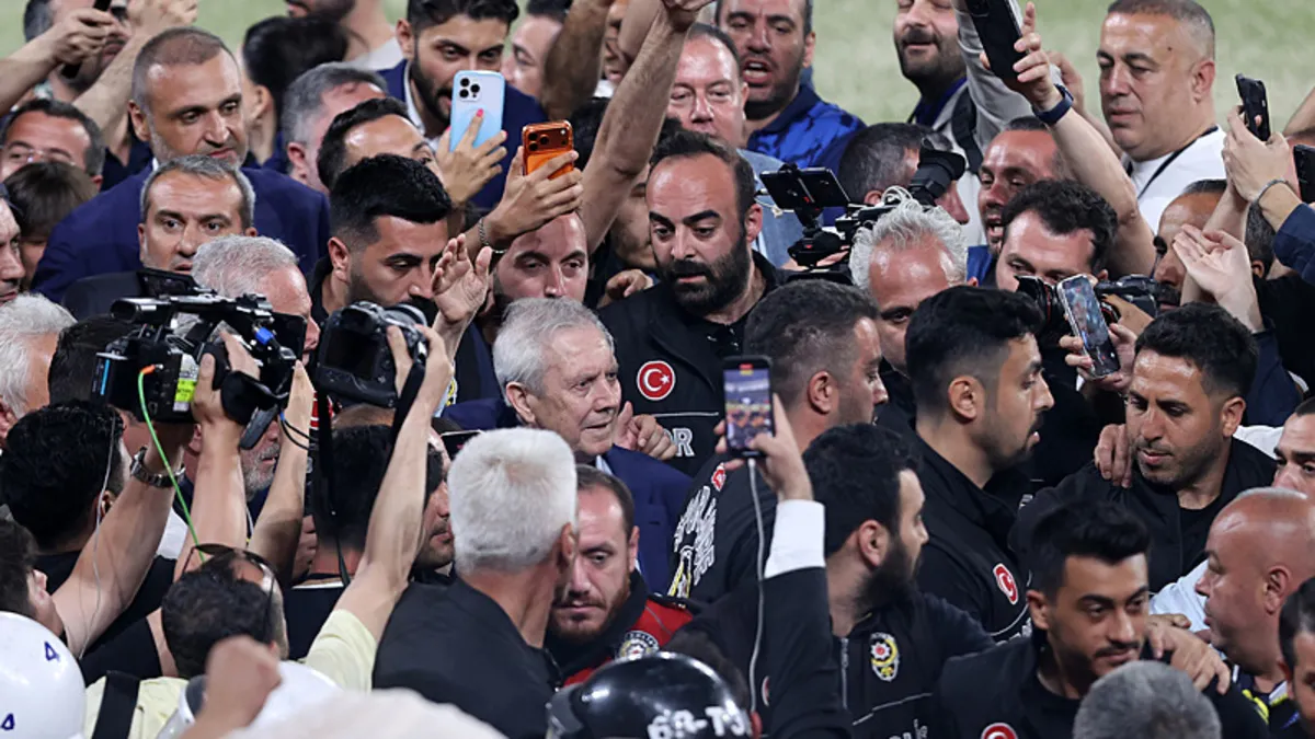 Aziz Yıldırım Fenerbahçe'de 13. kez başkan seçildi
