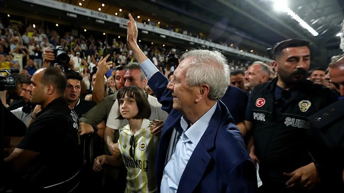 Aziz Yıldırım geri döndü: Fenerbahçe'de transfer harekatı