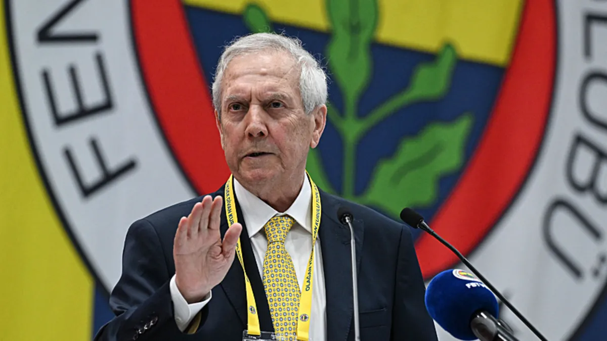 Aziz Yıldırım'ın Futbolcularla Buluşması Fenerbahçe'de Heyecan Yarattı