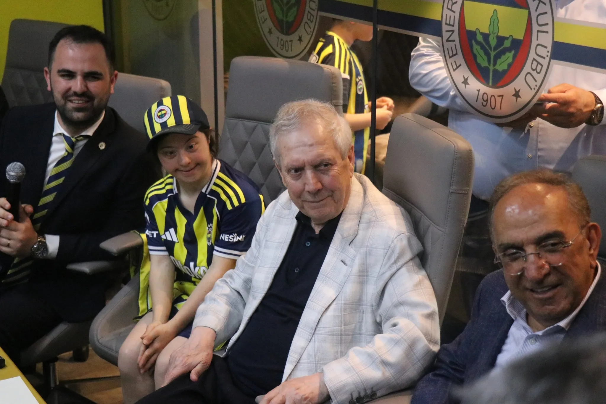 Aziz Yıldırım'dan Şampiyonlar Ligi hedefi: Fenerbahçe'yi zirveye taşıyacağız