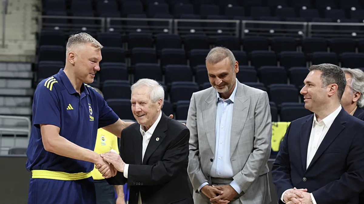 Aziz Yıldırım ve yönetimden Fenerbahçe Beko'ya başarı dileği