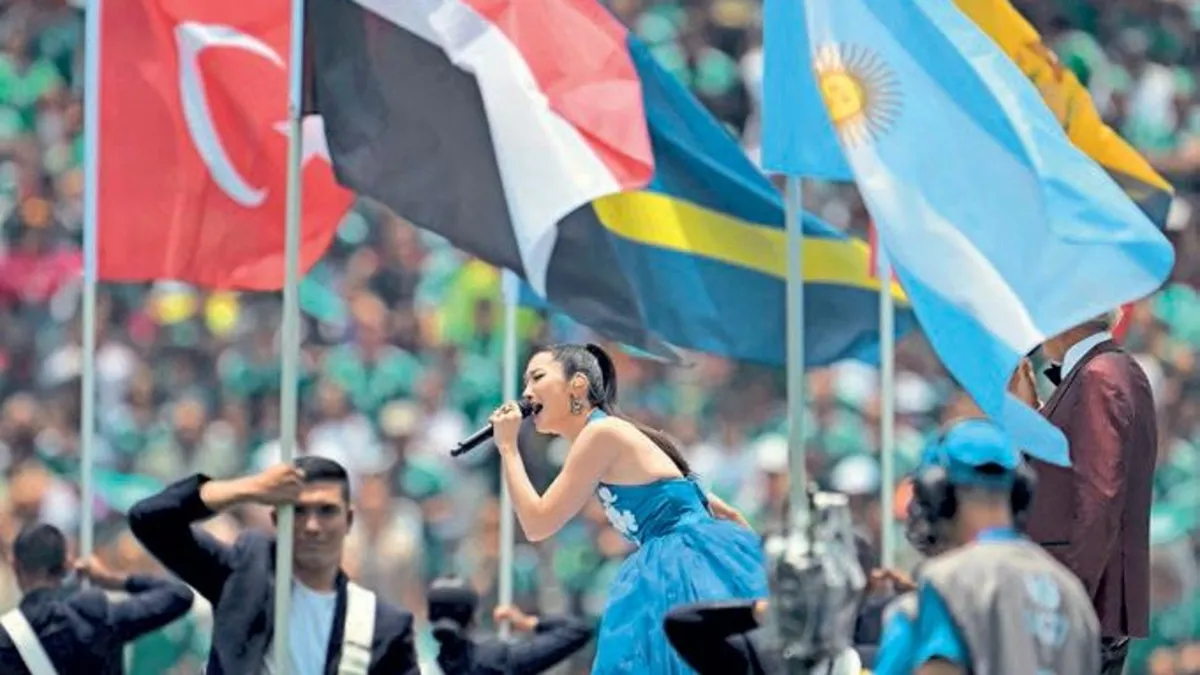 Azteka'da karnaval: Dünya Kupası coşkusu başladı