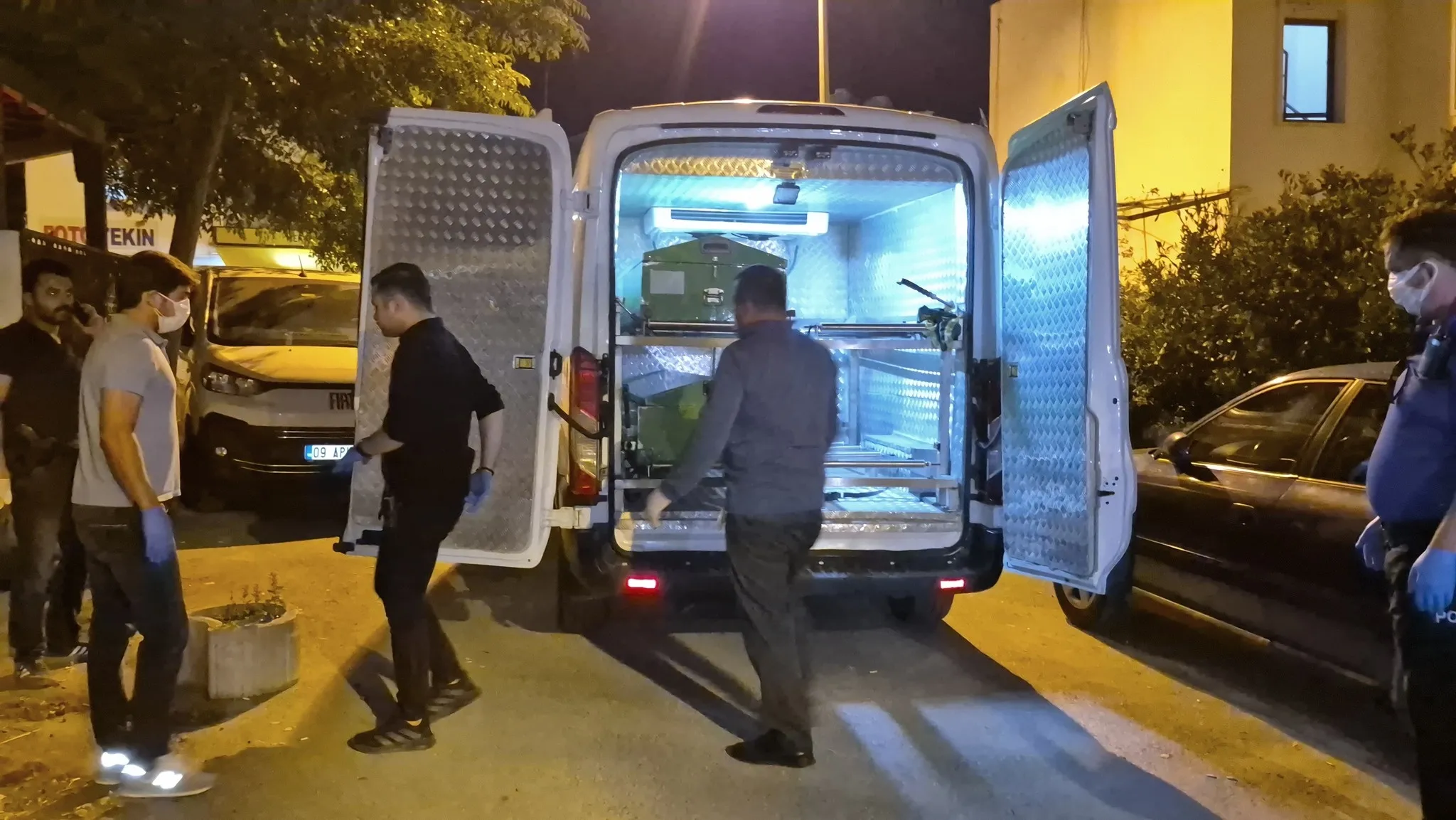Babasının 2 gün boyunca cesediyle aynı evde kalan engelli oğul şok etti