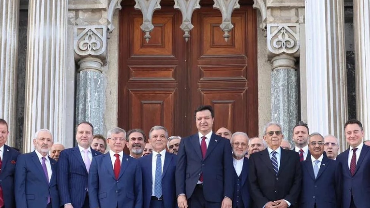 Babacan Yeni İttifakın Çerçevesini Çizdi: DEVA, Gelecek, Saadet ve Demokrat Parti Yer Alacak