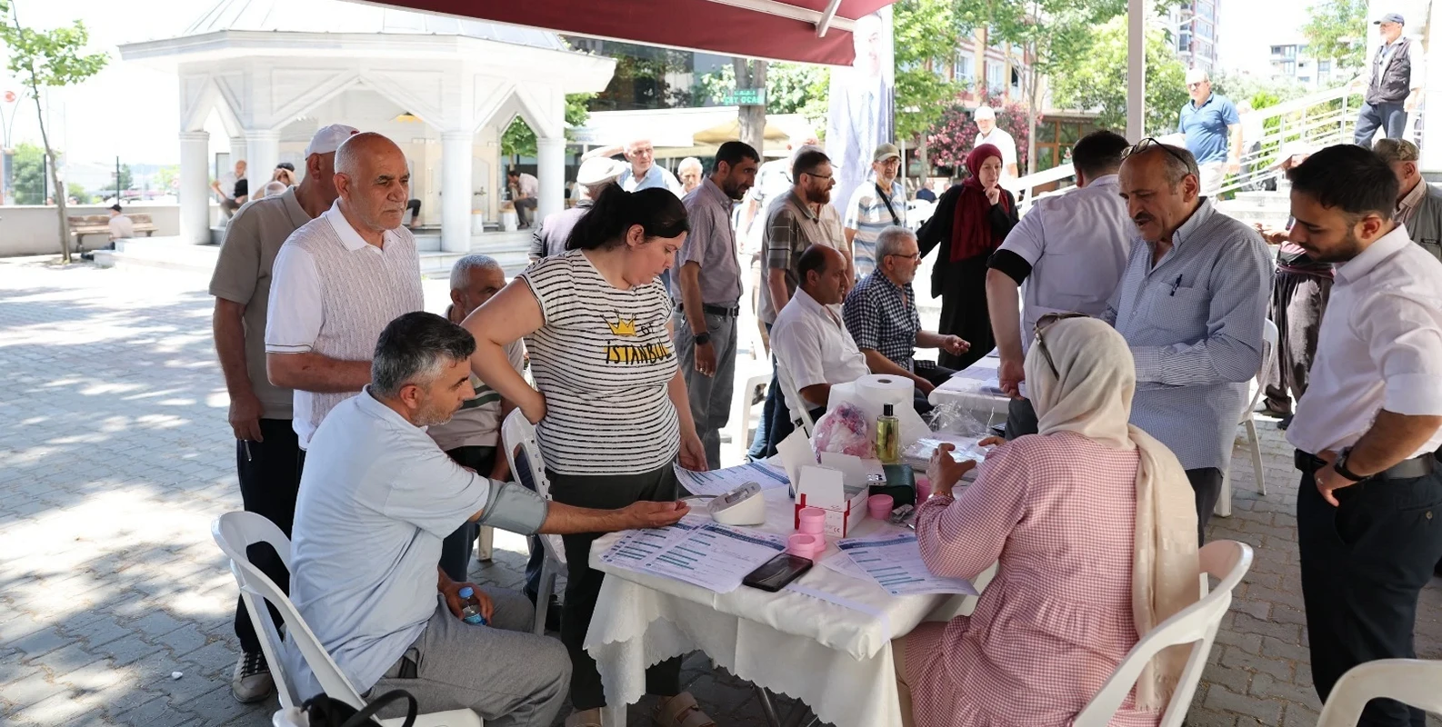 Bağcılar’da camilerde sağlık taraması: Vatandaşlar ücretsiz kontrol edildi