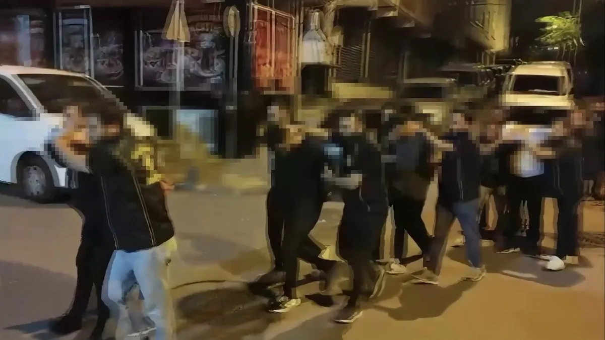 Bağcılar'da uyuşturucu operasyonu: Firari hükümlüler kendi kendilerini ele verdi