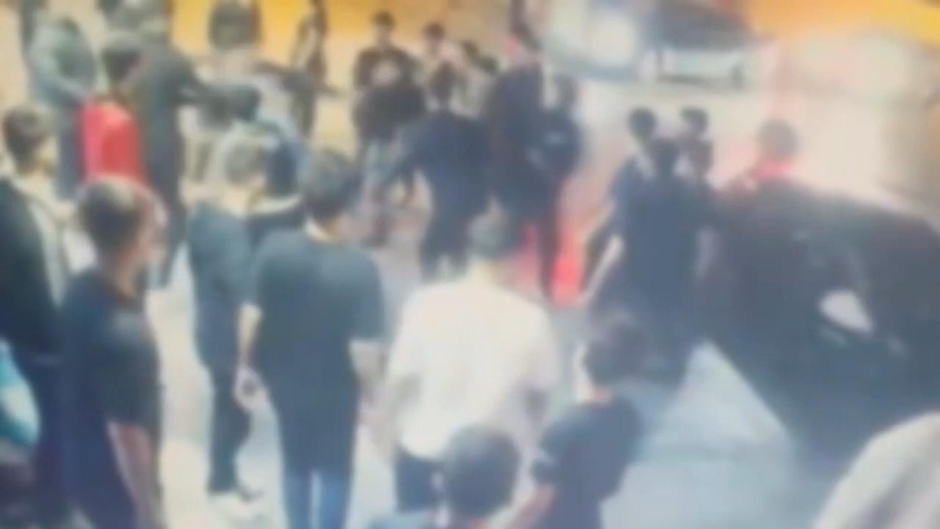 Bağcılar'da Sosyal Medya Tartışması Bıçaklı Kavgaya Dönüştü: 2 Yaralı