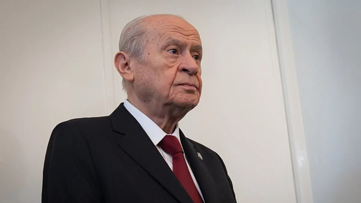 Bahçeli'den CHP krizine çözüm: Hazine yardımı bölünsün