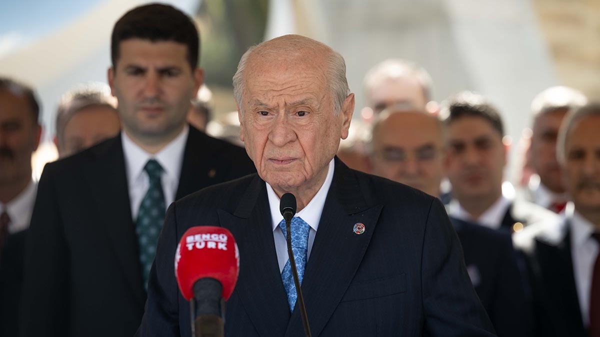 Bahçeli, 'hain' dediği milletvekiliyle helalleşti
