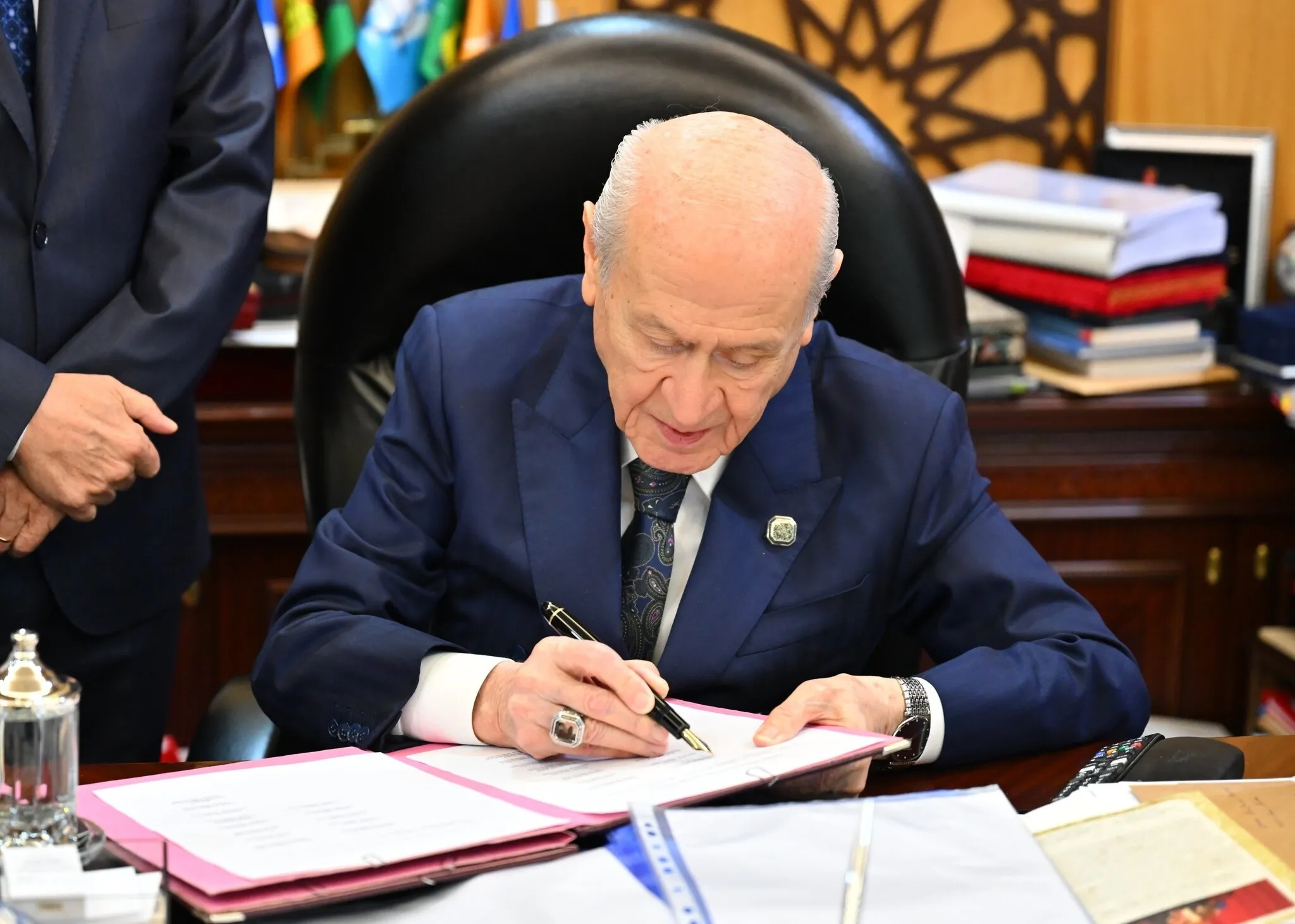 Bahçeli'den Seçim Sistemine Düzenleme Sinyali